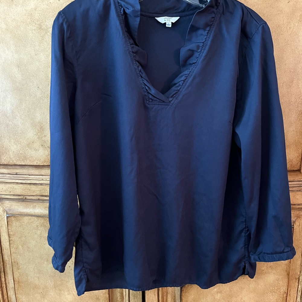 Crown and Ivy navy blouse large